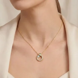نمای-گردنبند-طرح-مار-طلایی-روی-گردن NK106